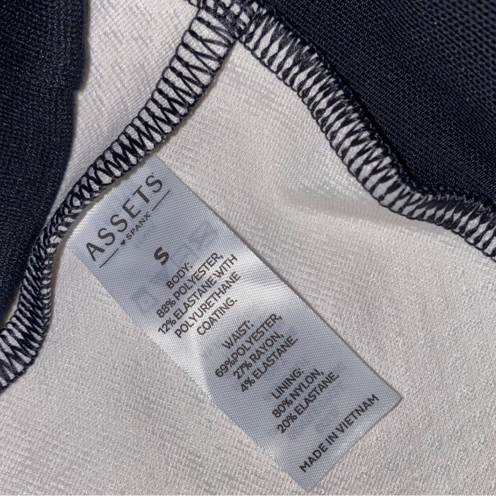SPANX Assets (Small) Faux Leather leggings (Shaping Smoothing) SNATCHED BOD! - Picture 10 of 10